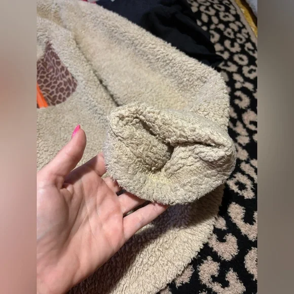 teddy button down jacket with leopard accents✨ - Picture 5 of 8